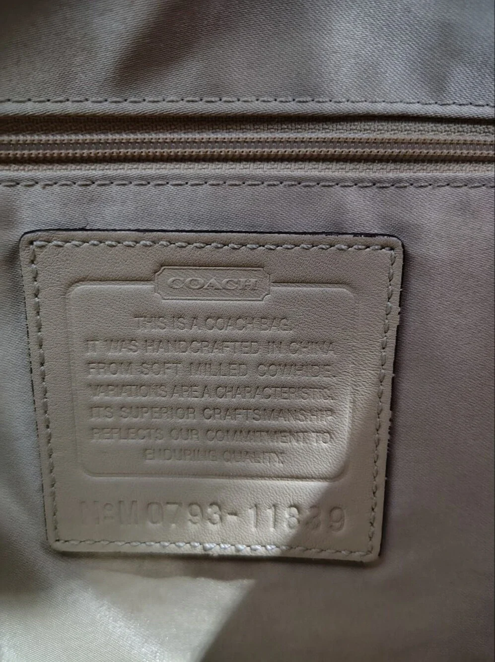Coach Soho Hobo Bag 11839 Beige Cream Pebbled Leather Buckle Shoulder Tote‎